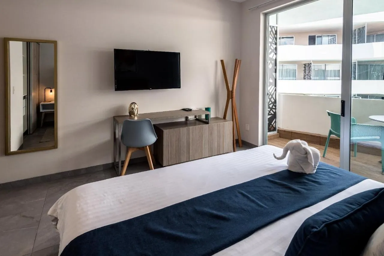 Pony Luxury Condo Playa del Carmen 2*,